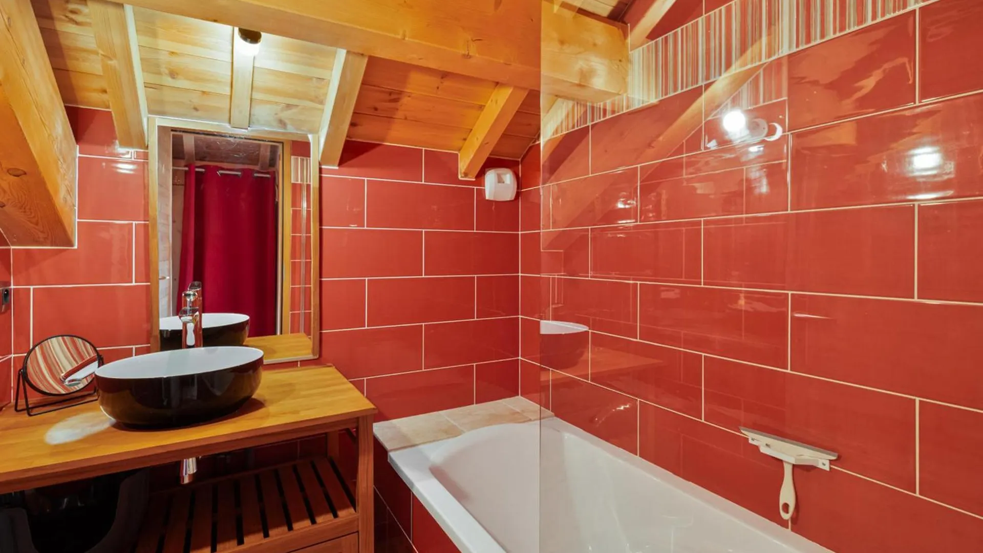 Chalet Authentique Pres Du Village, 5 Chambres, Balneo - Fr-1-808-2 Le Monêtier-les-Bains